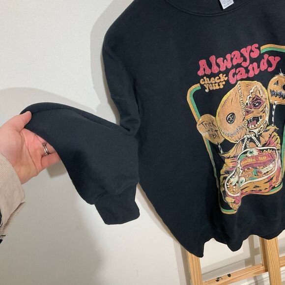 Trick ‘r Treat, Always check your candy, graphic crewneck sweater black size XL - Picture 2 of 9